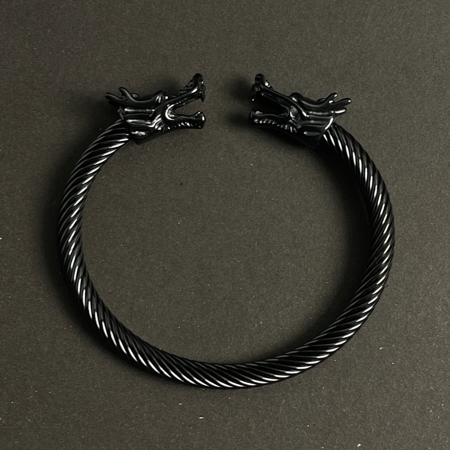 Majestic Dragon's Cuff
