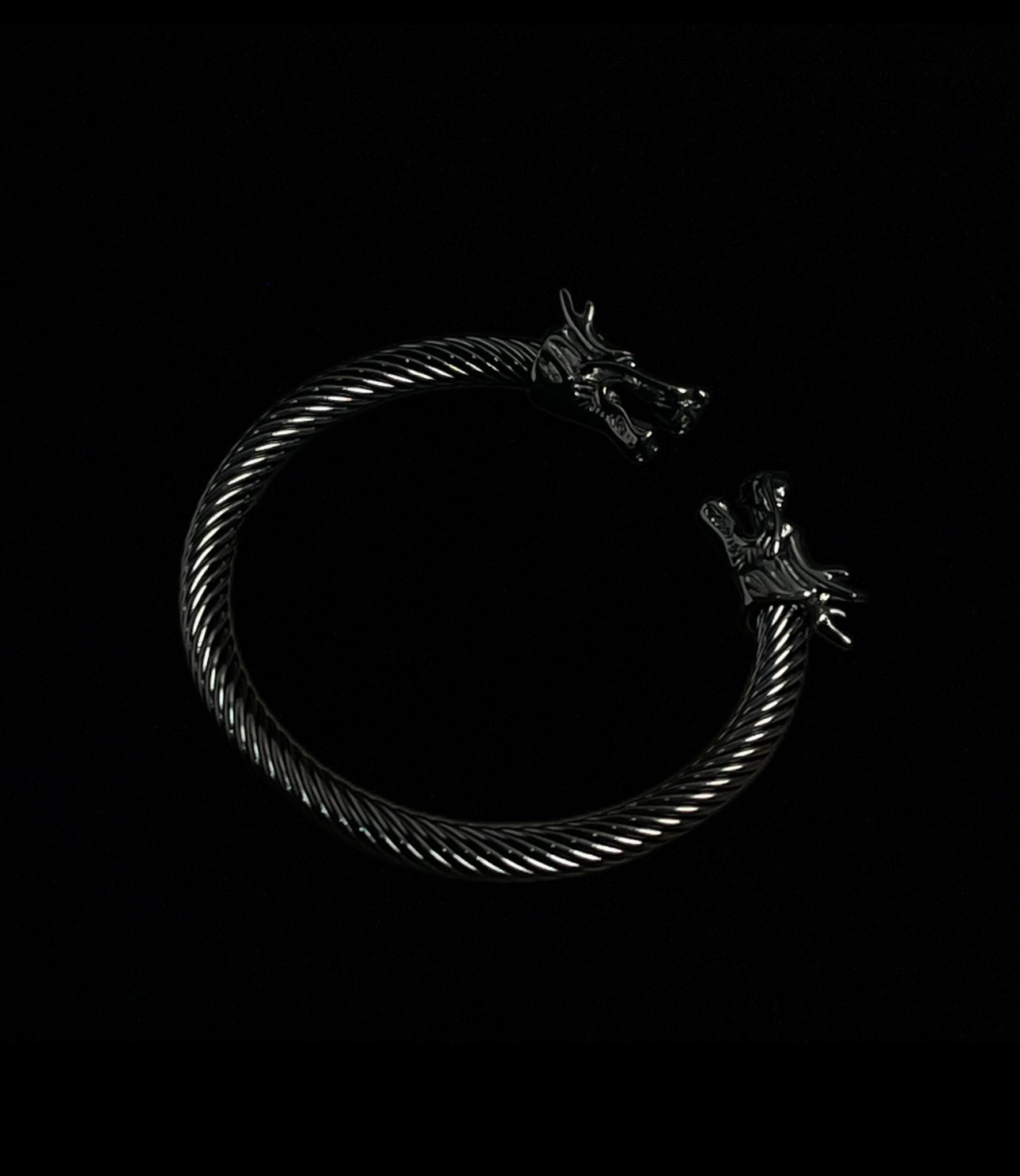 Majestic Dragon's Cuff