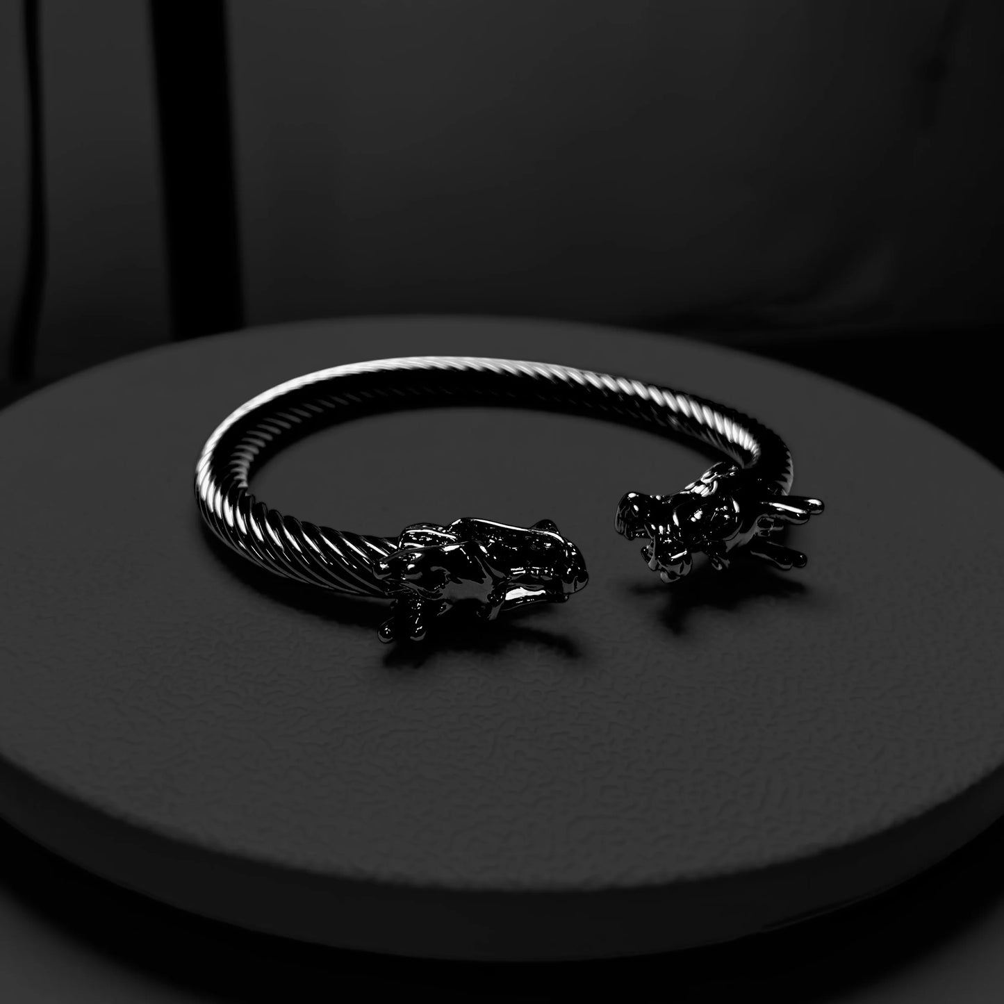 Majestic Dragon's Cuff